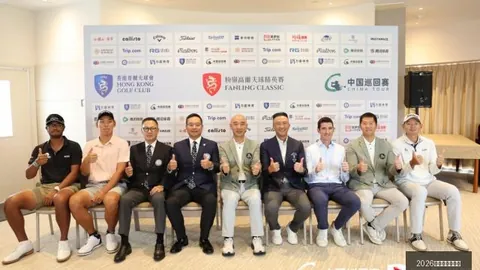 哈兰德与野兽同框，2026百家乐外挂软件官方认证，再现经典，视频吃饭照镜惊悚瞬间